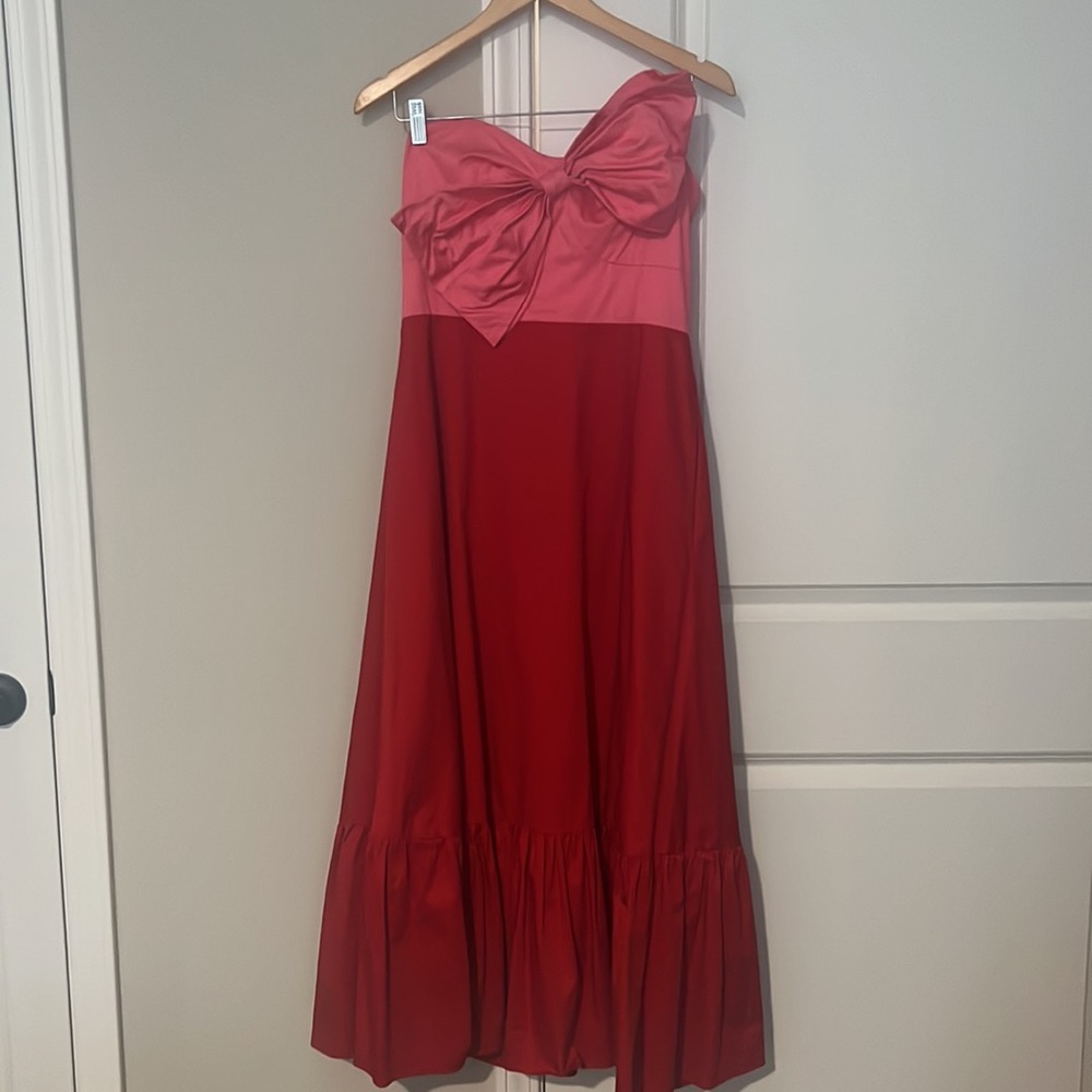 Anthro strapless stunner~ Red & Pink with POCKETS 💕♥️ gently used